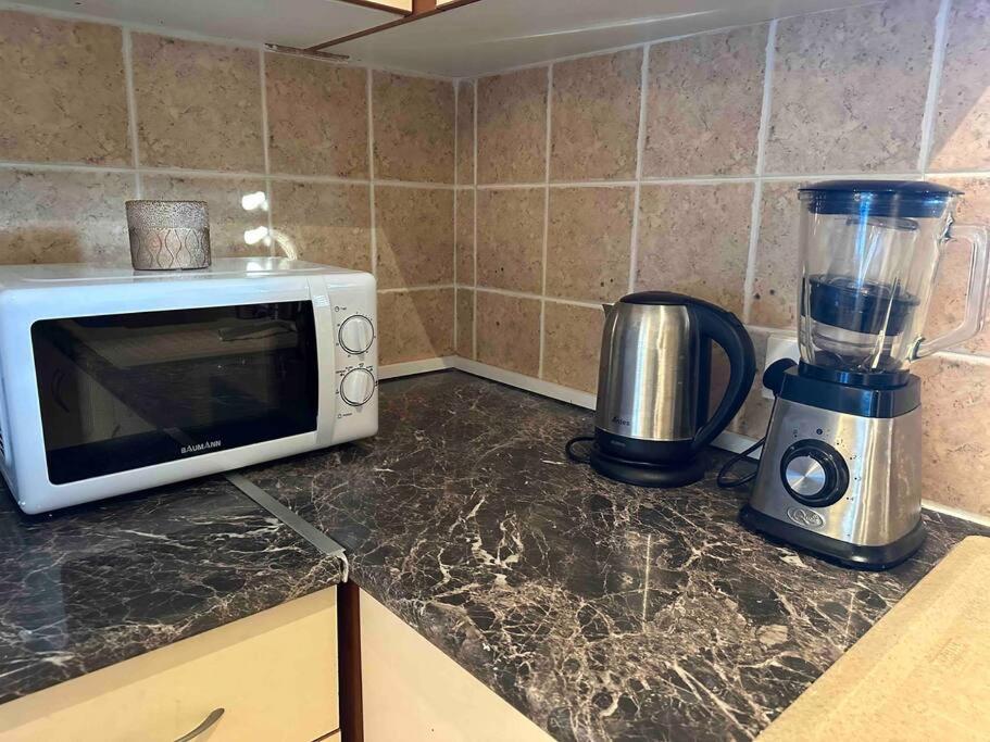 Ground With Master Bedroom And Twin Bedroom Apartament *